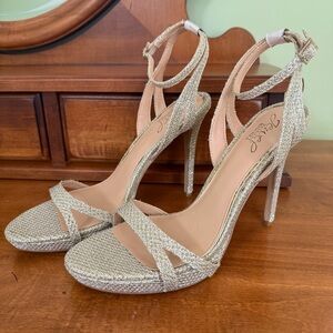 NEW Jewel Badgley Mischka Glittering Gold Heels woman’s 9.5 formal dressy‎ strap